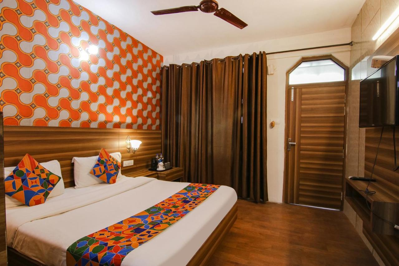 Fabhotel Vijay Palace Дармсала Экстерьер фото