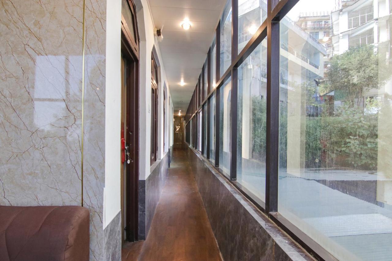 Fabhotel Vijay Palace Дармсала Экстерьер фото