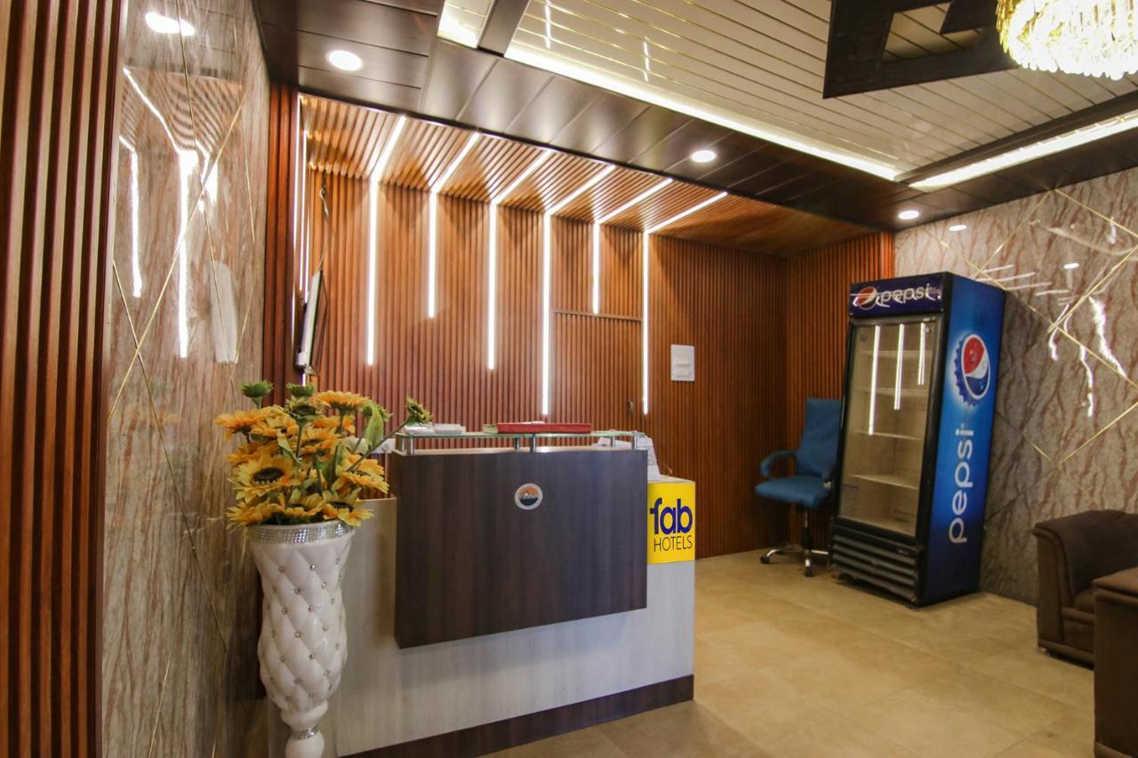 Fabhotel Vijay Palace Дармсала Экстерьер фото