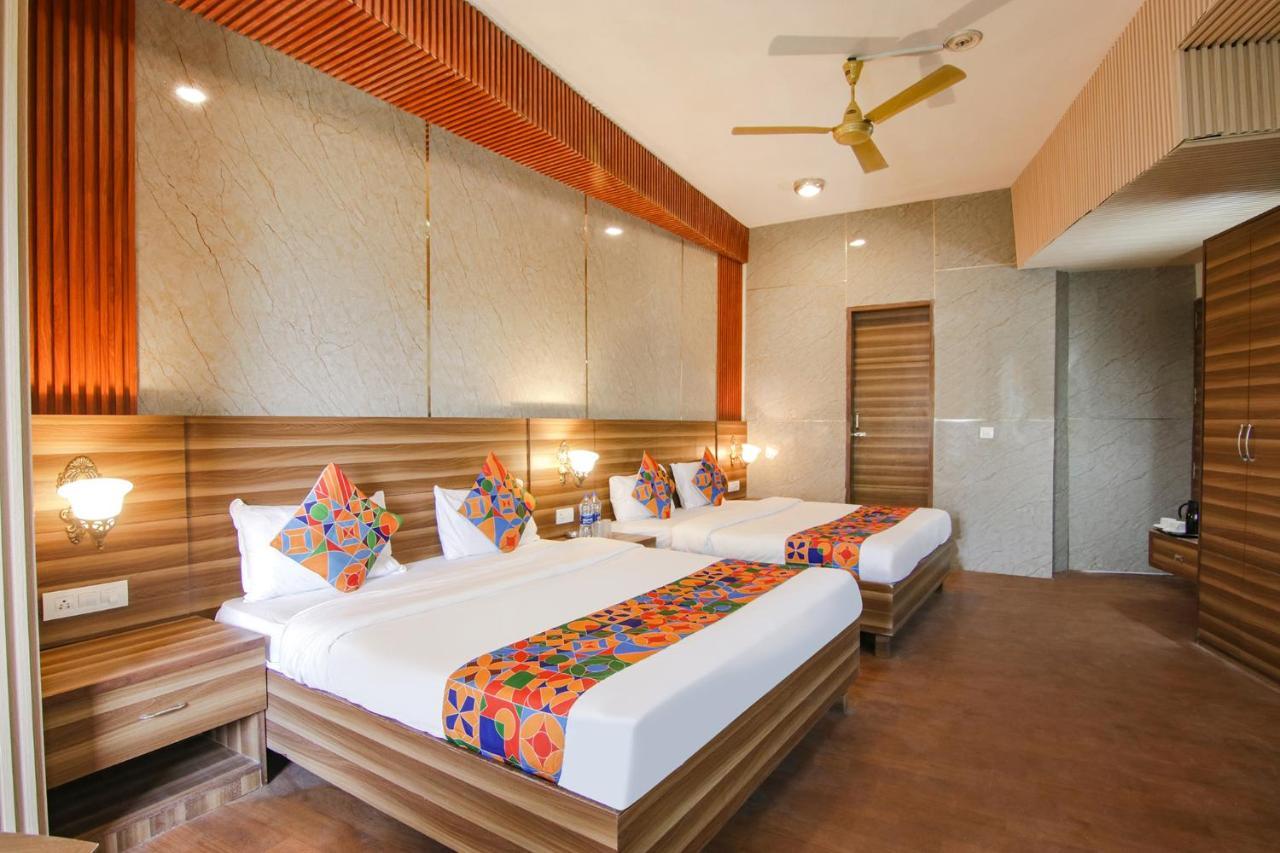 Fabhotel Vijay Palace Дармсала Экстерьер фото