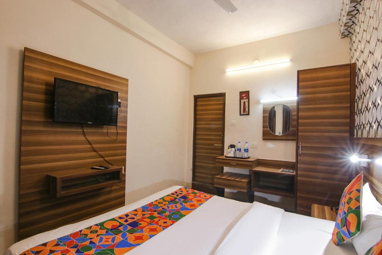 Fabhotel Vijay Palace Дармсала Экстерьер фото
