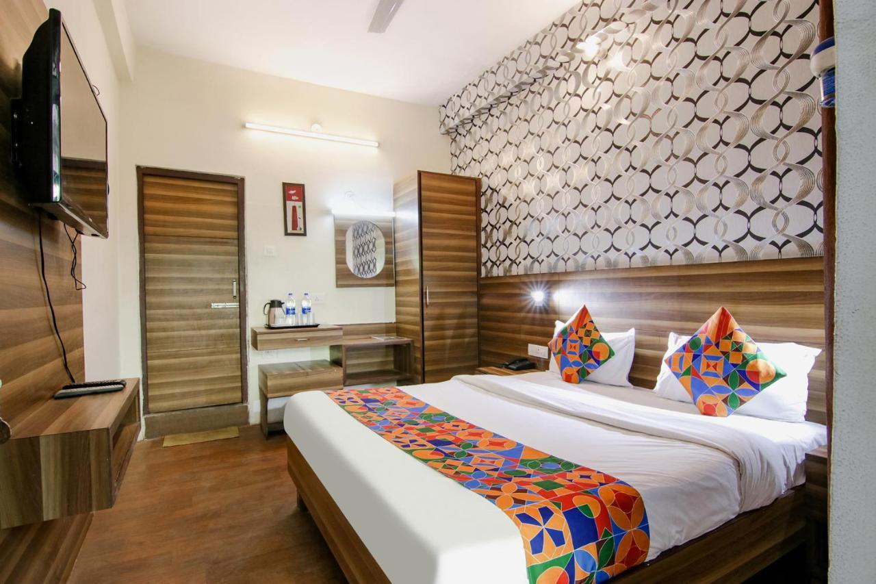Fabhotel Vijay Palace Дармсала Экстерьер фото