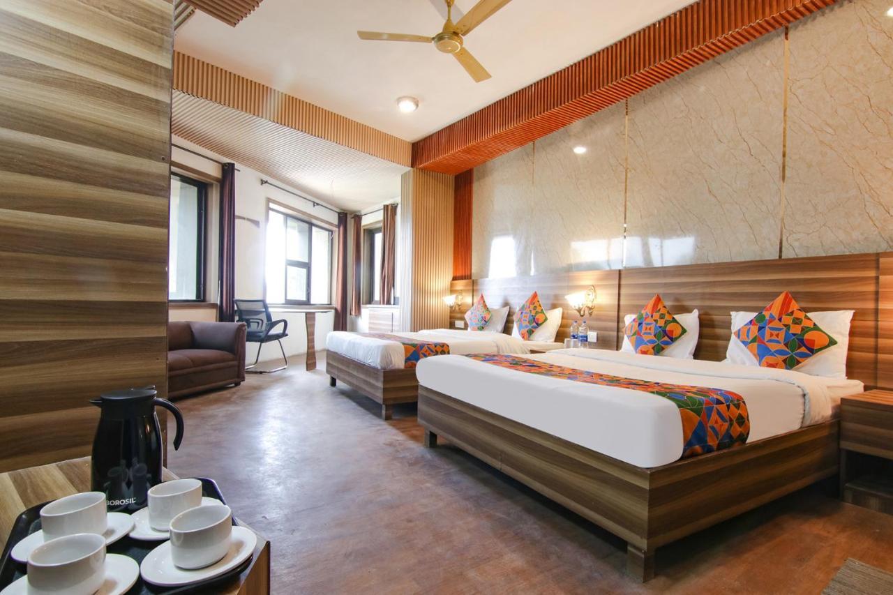 Fabhotel Vijay Palace Дармсала Экстерьер фото